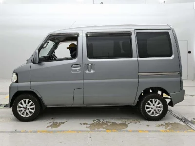 NISSAN CLIPPER VAN