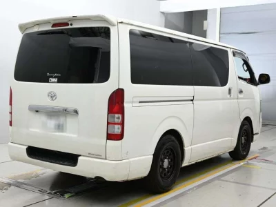 TOYOTA REGIUS VAN