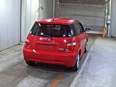 TOYOTA IST