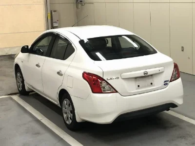NISSAN TIIDA LATIO