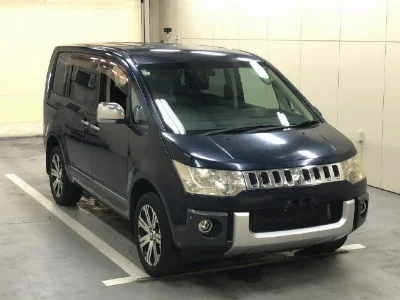 MITSUBISHI DELICA D5