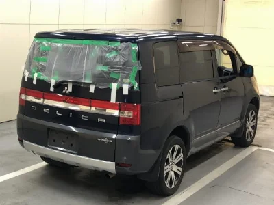 MITSUBISHI DELICA D5