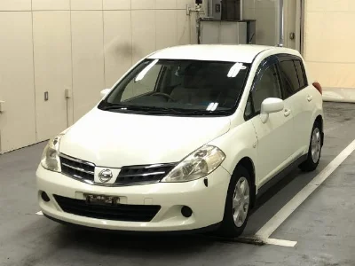 NISSAN TIIDA