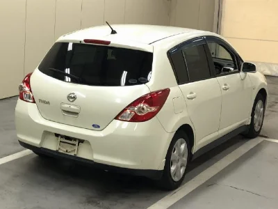 NISSAN TIIDA