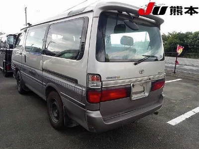 TOYOTA HIACE