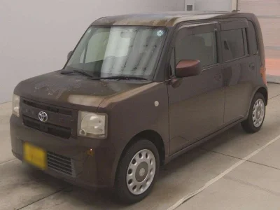 TOYOTA PIXIS SPACE