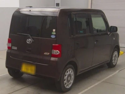 TOYOTA PIXIS SPACE