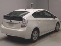 Цена авто Toyota Prius с аукционов Японии, номер кузова ZVW30, пробег 200 000, оценка 7