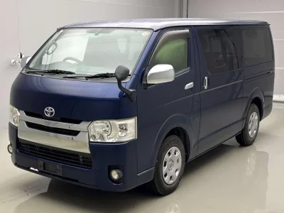 TOYOTA HIACE VAN