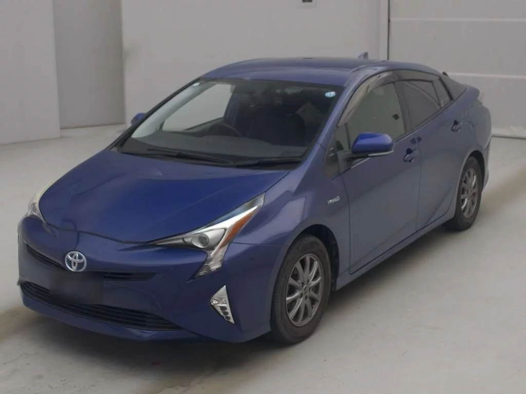 Toyota Prius  с аукциона в Японии