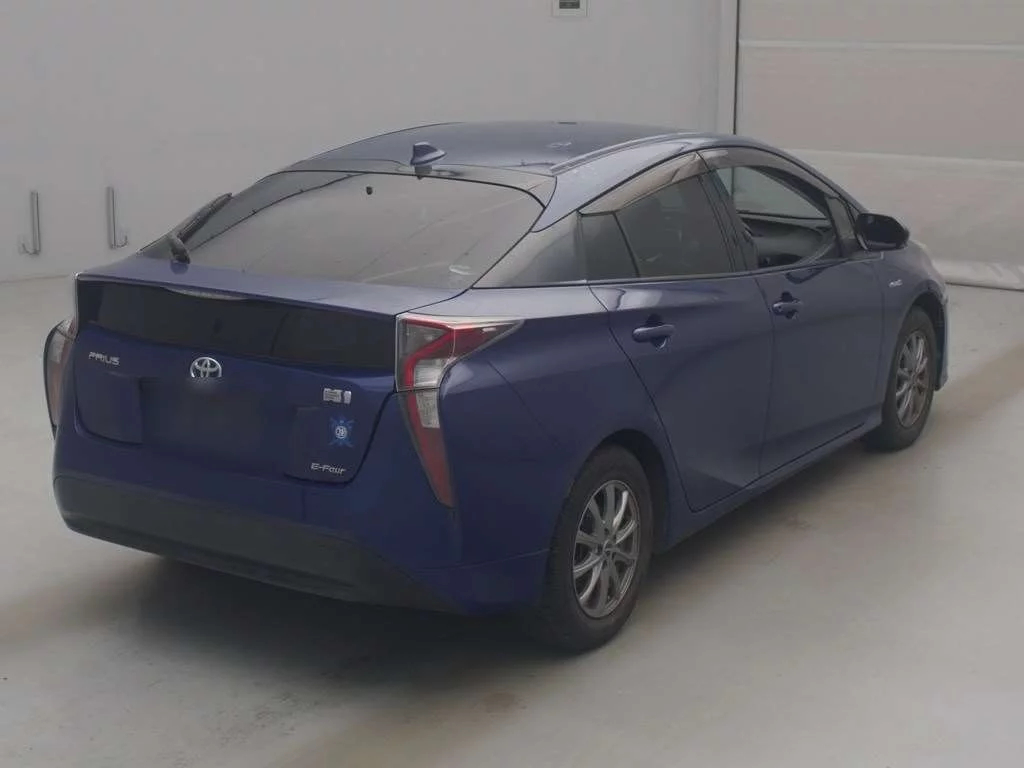 Toyota Prius  с аукциона в Японии