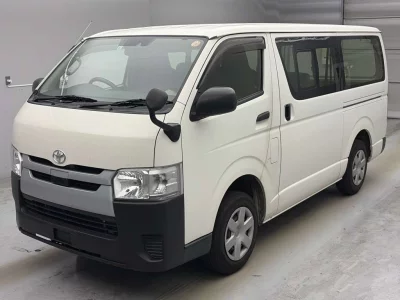 TOYOTA REGIUS VAN