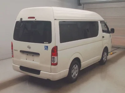TOYOTA HIACE VAN