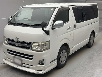 TOYOTA HIACE VAN