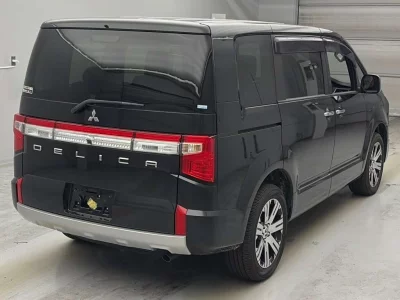 MITSUBISHI DELICA D5