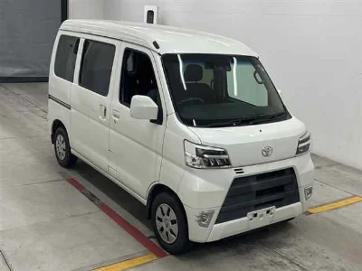 TOYOTA PIXIS VAN