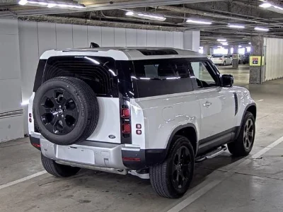 LAND ROVER DEFENDER