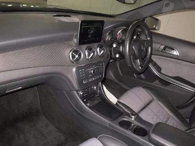 MERCEDES BENZ GLA