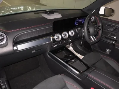 MERCEDES BENZ EQB