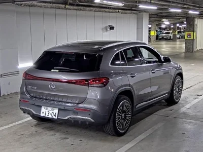 MERCEDES BENZ EQA