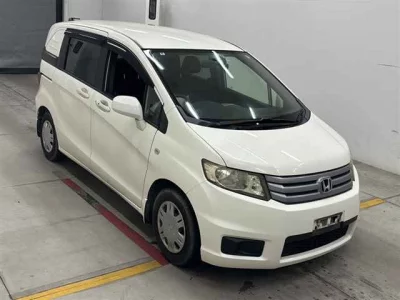 HONDA FREED SPIKE
