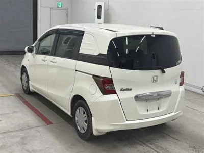 HONDA FREED SPIKE