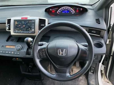 HONDA FREED SPIKE