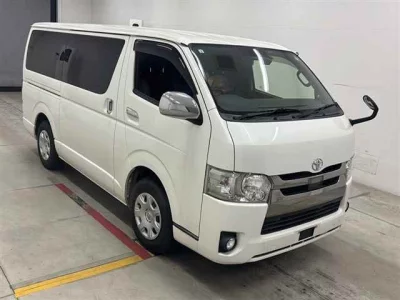 TOYOTA REGIUS VAN