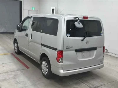 NISSAN NV200
