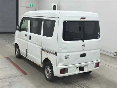NISSAN CLIPPER VAN
