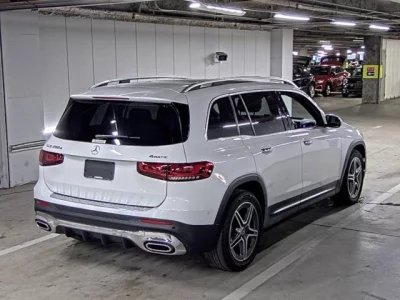 MERCEDES BENZ GLB