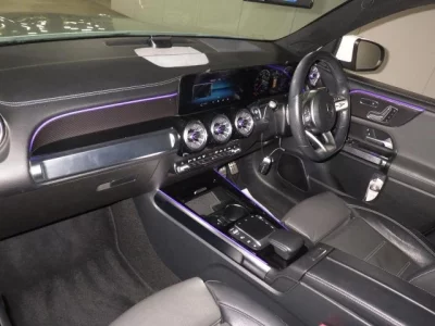 MERCEDES BENZ GLB