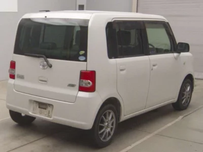 TOYOTA PIXIS SPACE