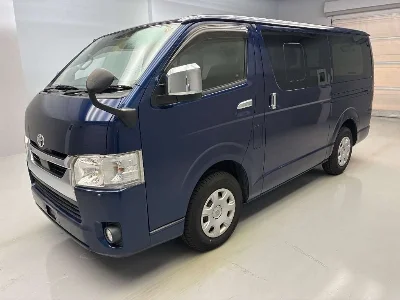 TOYOTA HIACE VAN