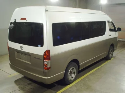 TOYOTA HIACE