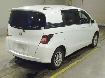 HONDA FREED SPIKE