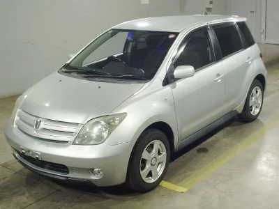 TOYOTA IST