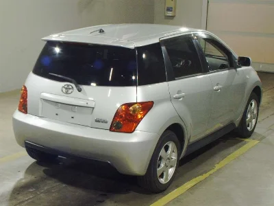 TOYOTA IST