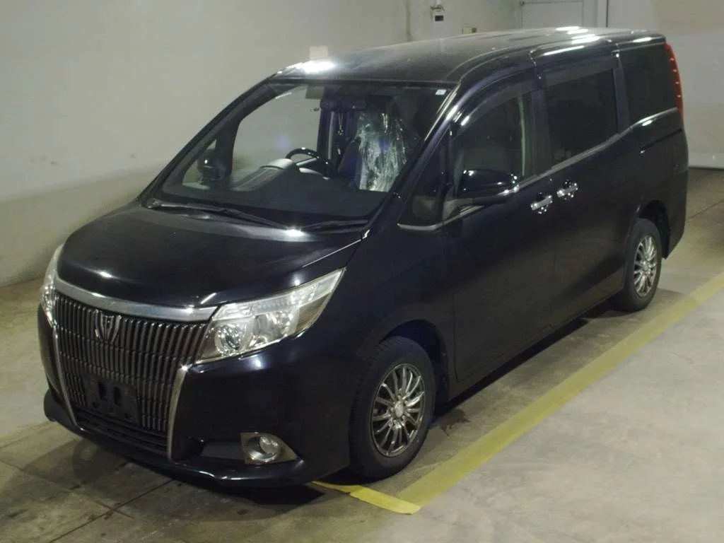 Toyota Esquire  с аукциона в Японии