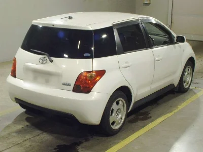 TOYOTA IST