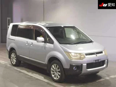 MITSUBISHI DELICA D5