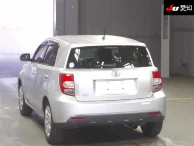 TOYOTA IST