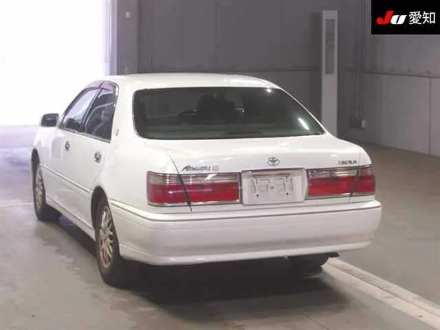 Toyota CROWN ATHLETE  с аукциона в Японии