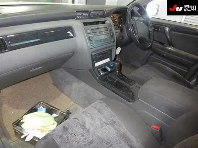 Toyota CROWN ATHLETE  с аукциона в Японии