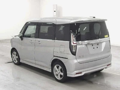 MITSUBISHI DELICA D2