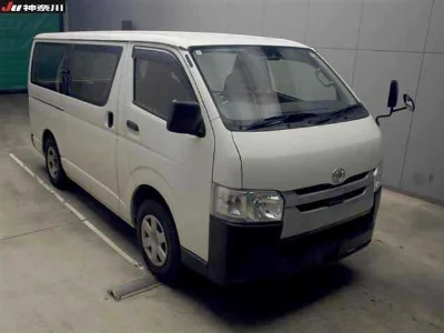 TOYOTA HIACE VAN