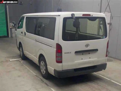 TOYOTA HIACE VAN