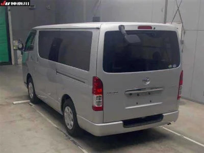 TOYOTA HIACE VAN