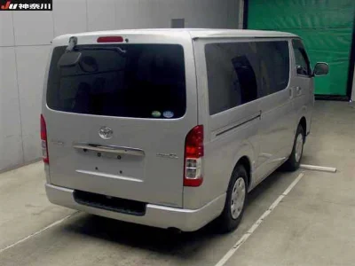 TOYOTA HIACE VAN