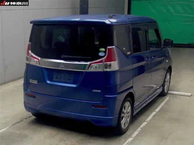 MITSUBISHI DELICA D2